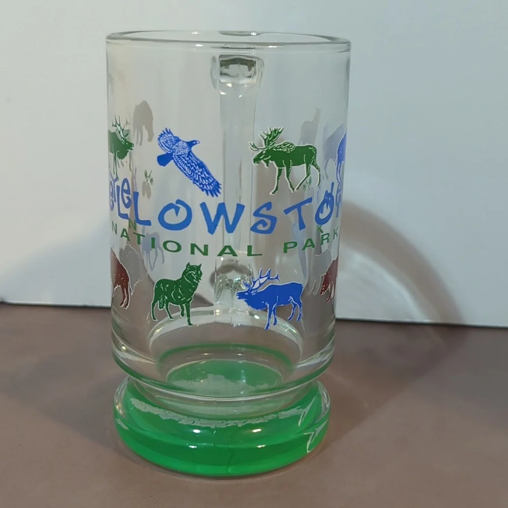 Yellowstone National Park glass mug glacier on bottom buffalo bear Made in USA
